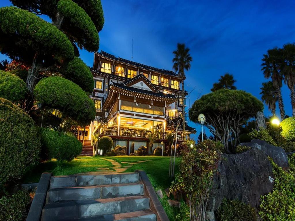 Hallagung Seogwipo Exterior foto